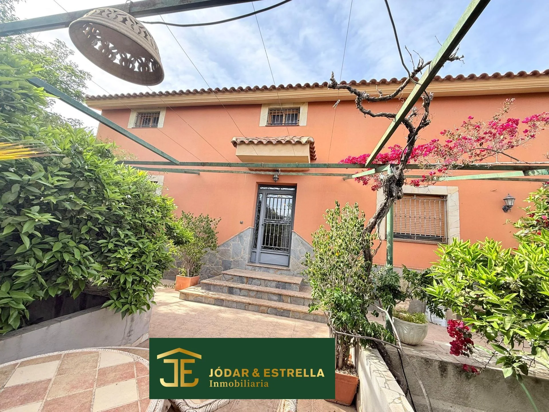 Gran casa en Tercia con potencial de ampliación
