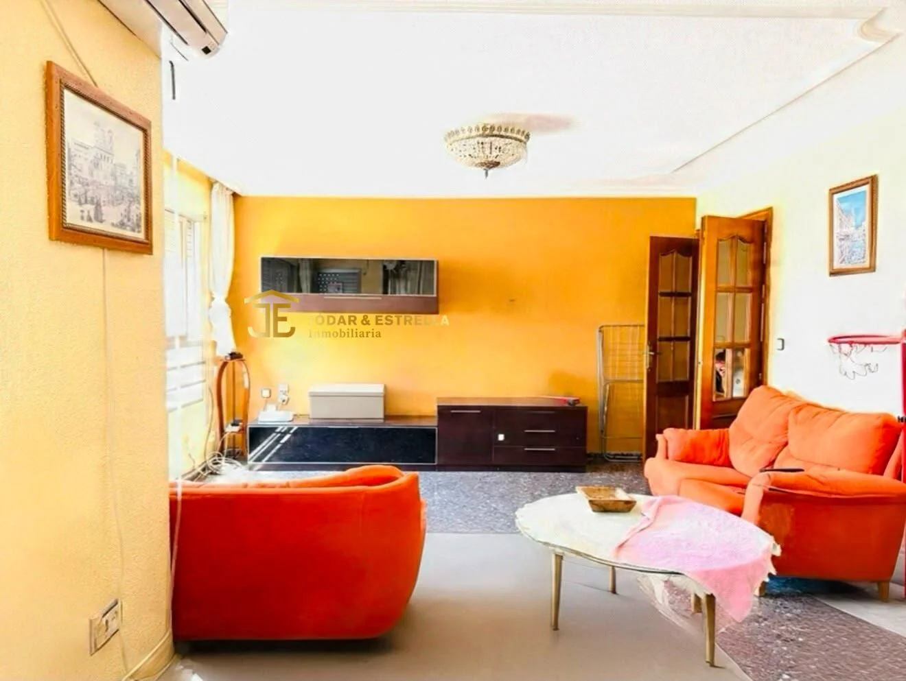 Bright ninth-floor flat, three bedrooms