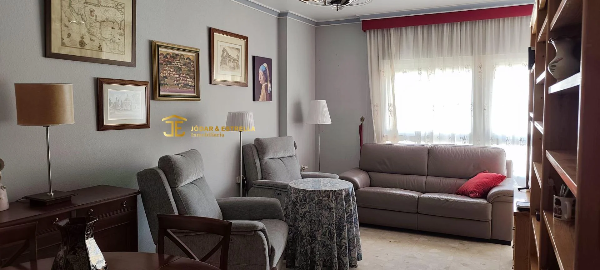Piso reformado de cuatro dormitorios en Lorca