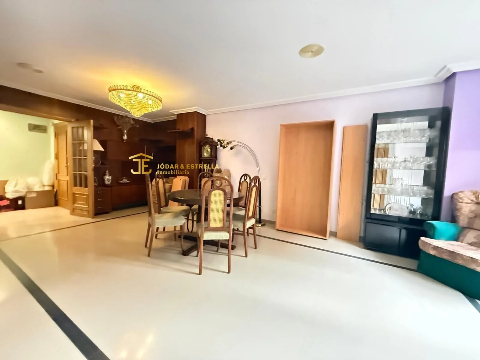 Spacious exterior flat in Lorca centre
