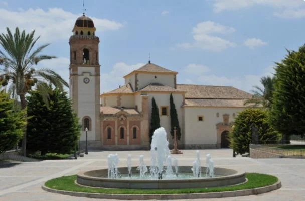Parcela urbana con cochera de 70 m²