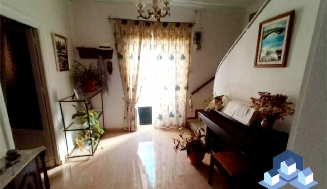 Furnished four-bedroom house in Lorca