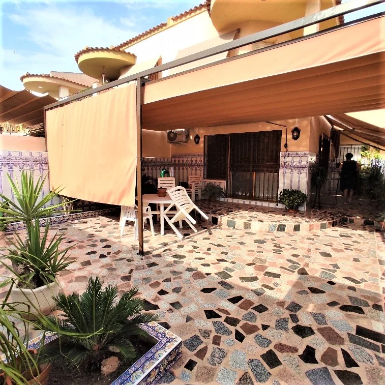 Six-bedroom townhouse in Rubial