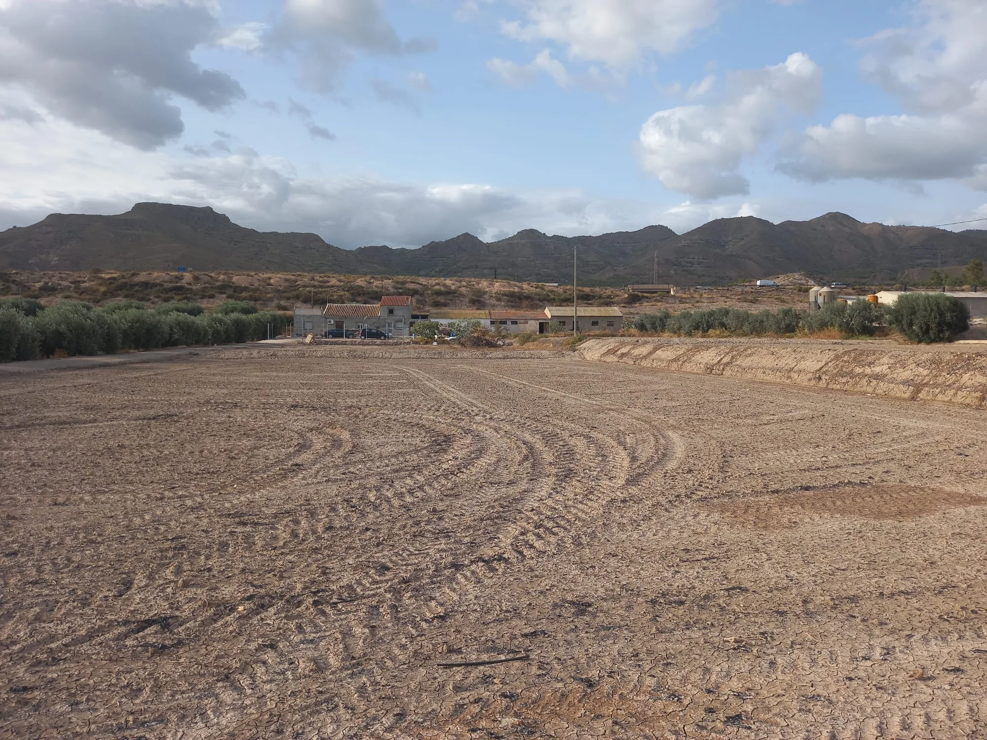 Large residential plot near Lorca