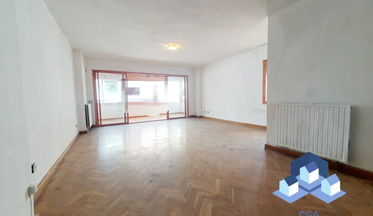 Piso de cuatro dormitorios con garaje en Lorca