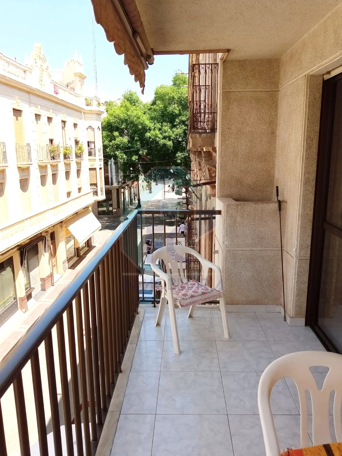 Piso céntrico en Águilas de cuatro dormitorios