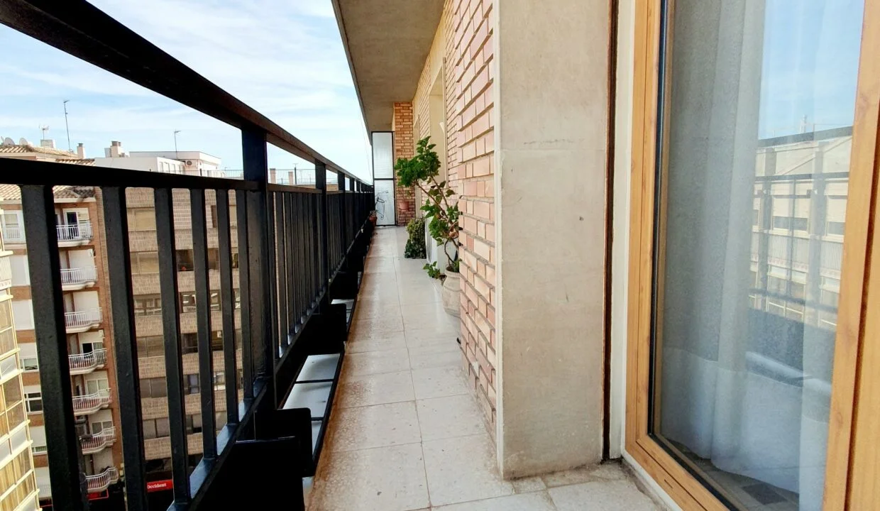 Central Lorca flat, 4-bedroom renovation