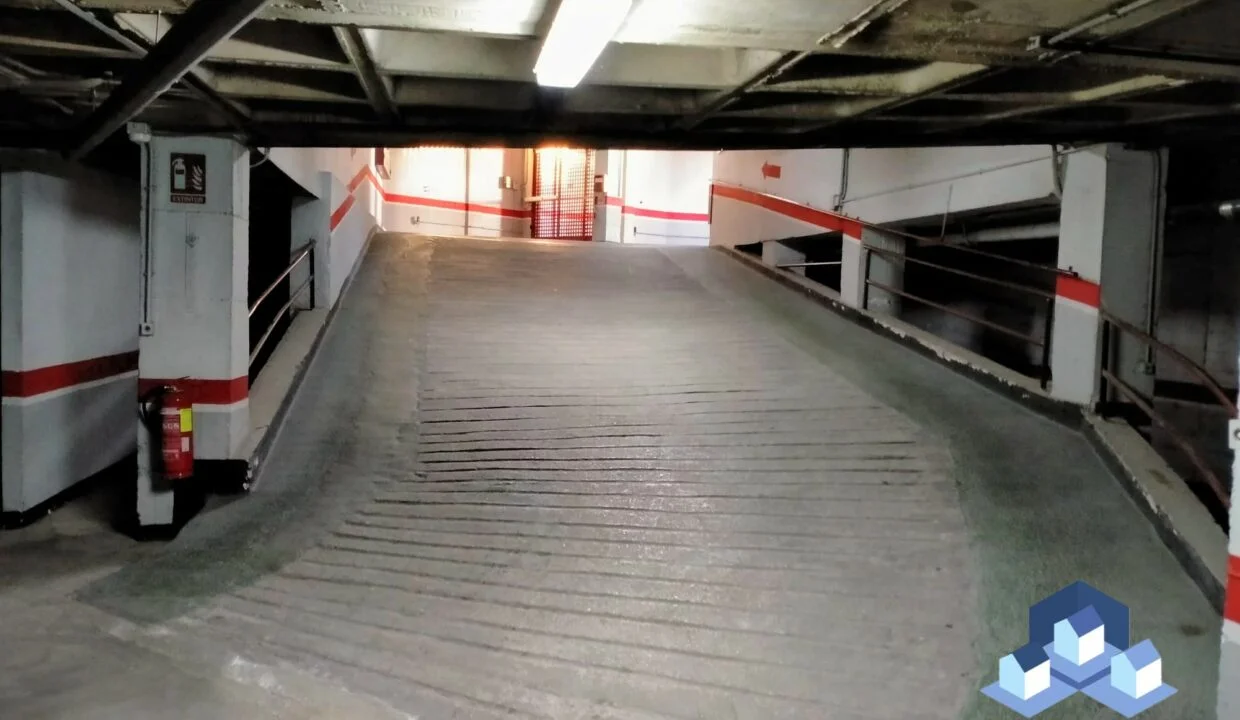 Garage space in Lorca, first-floor parking