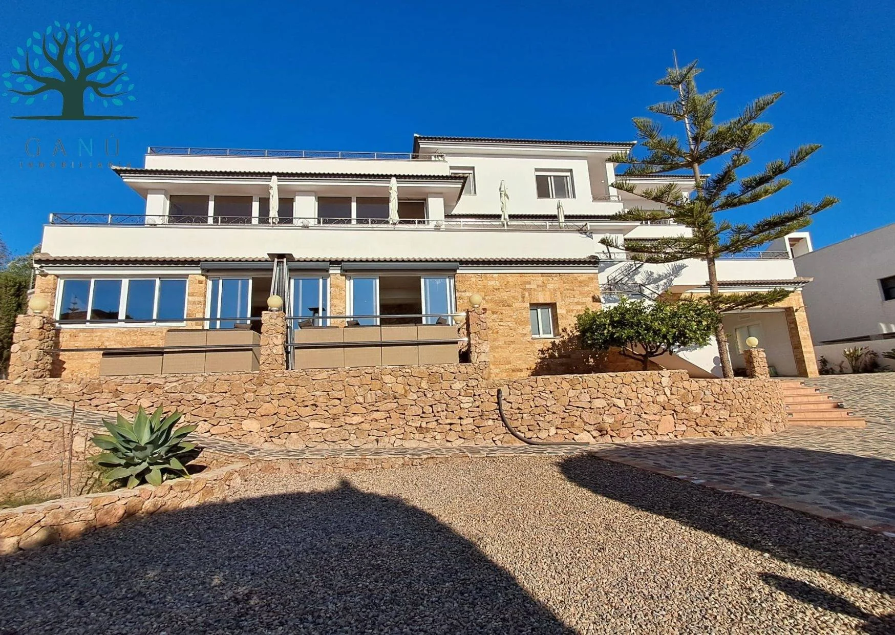 Luxury coastal chalet with five bedrooms