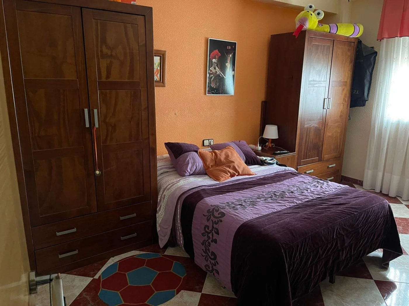Apartment with adjoining commercial premises