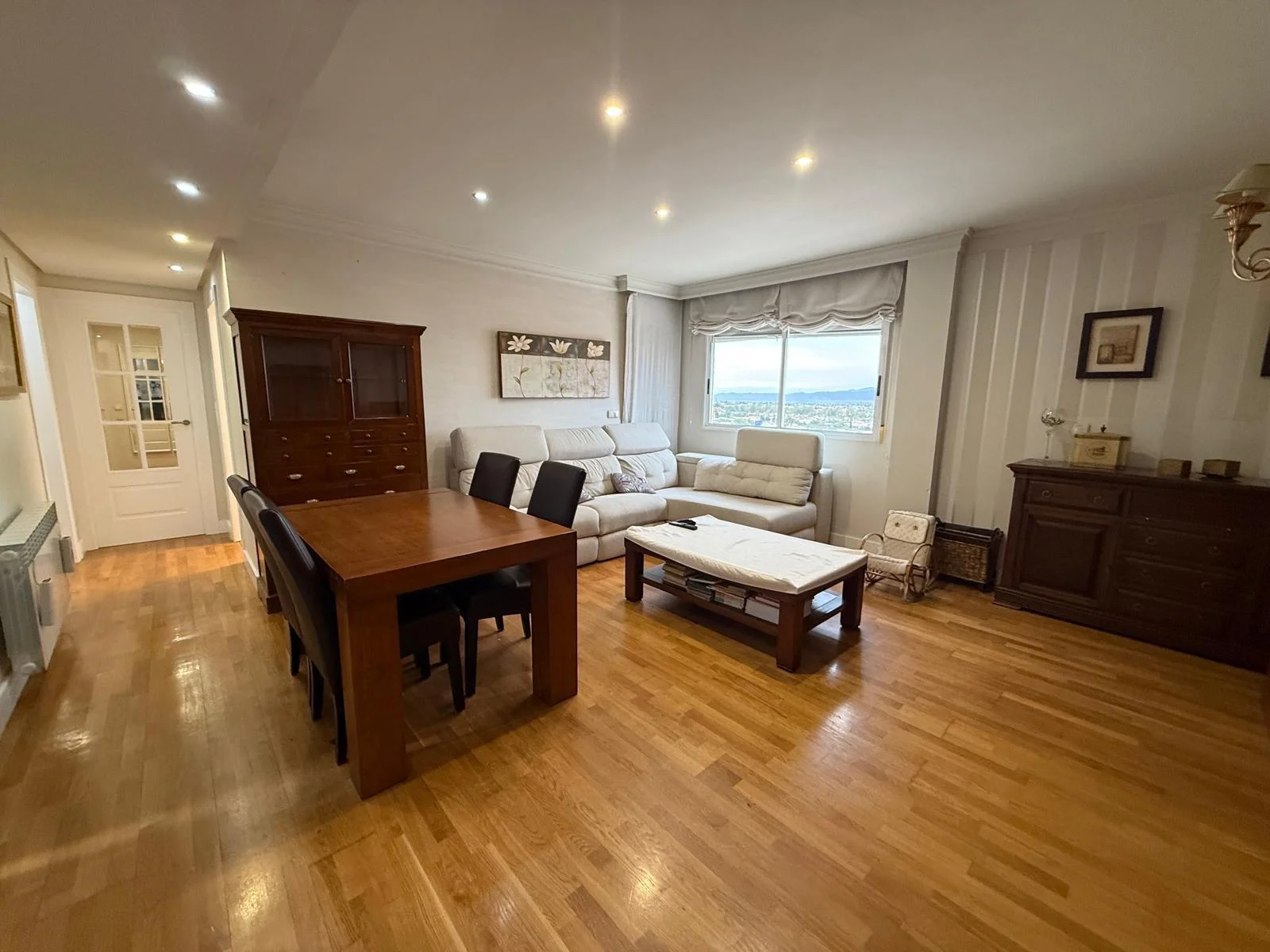 Four-bedroom flat in La Viña