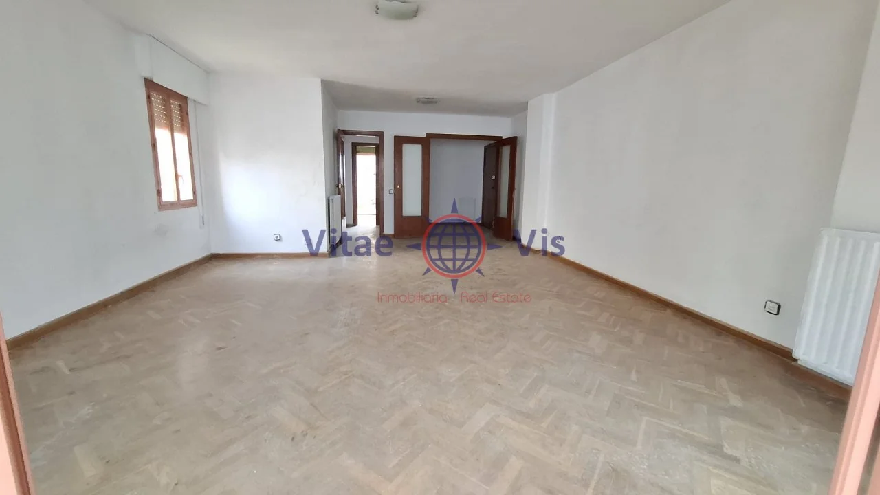 Furnished four-bedroom flat in Sutullena
