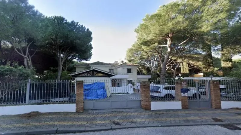 Casa alquilada en Marbella, 341 m²