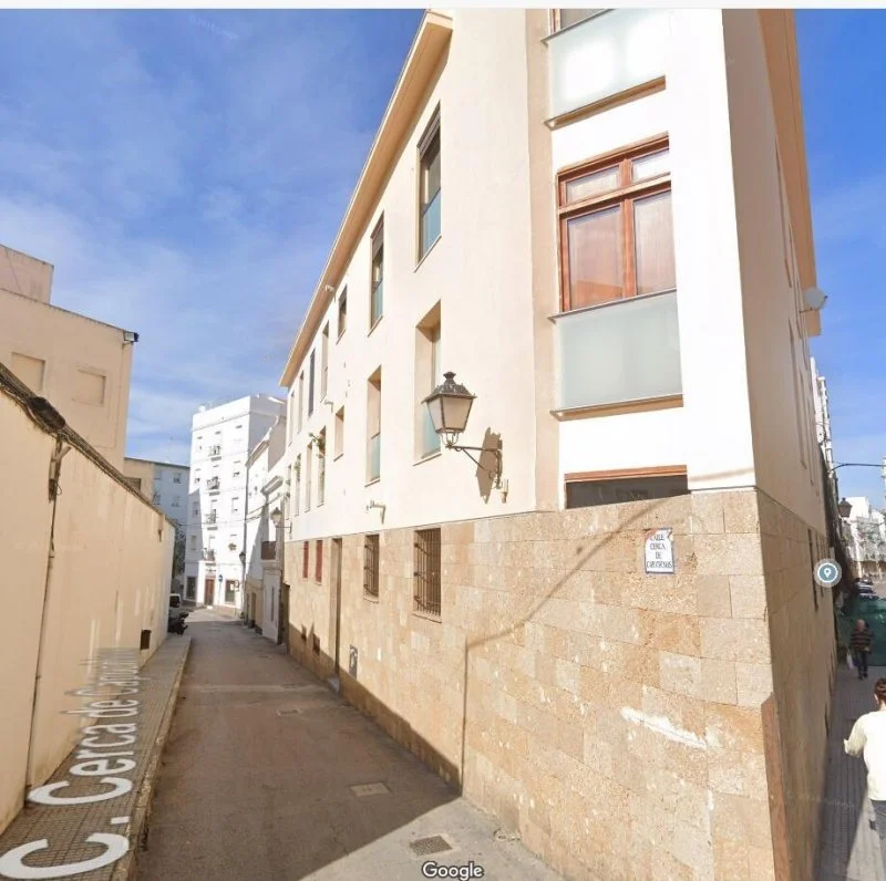 Tenanted La Viña flat, two bedrooms
