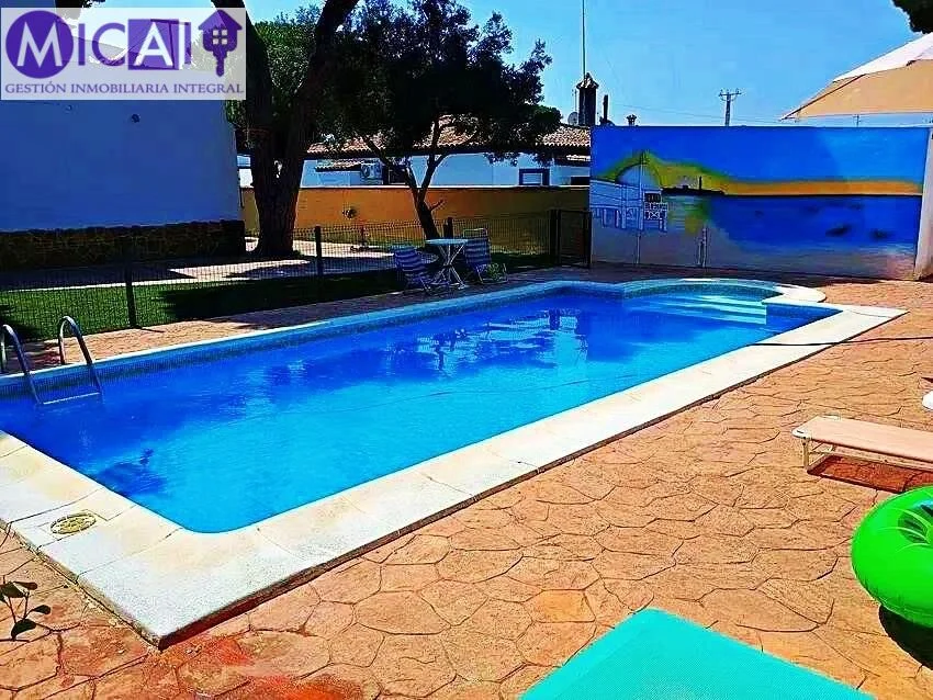 Chalet near La Barrosa with two homes