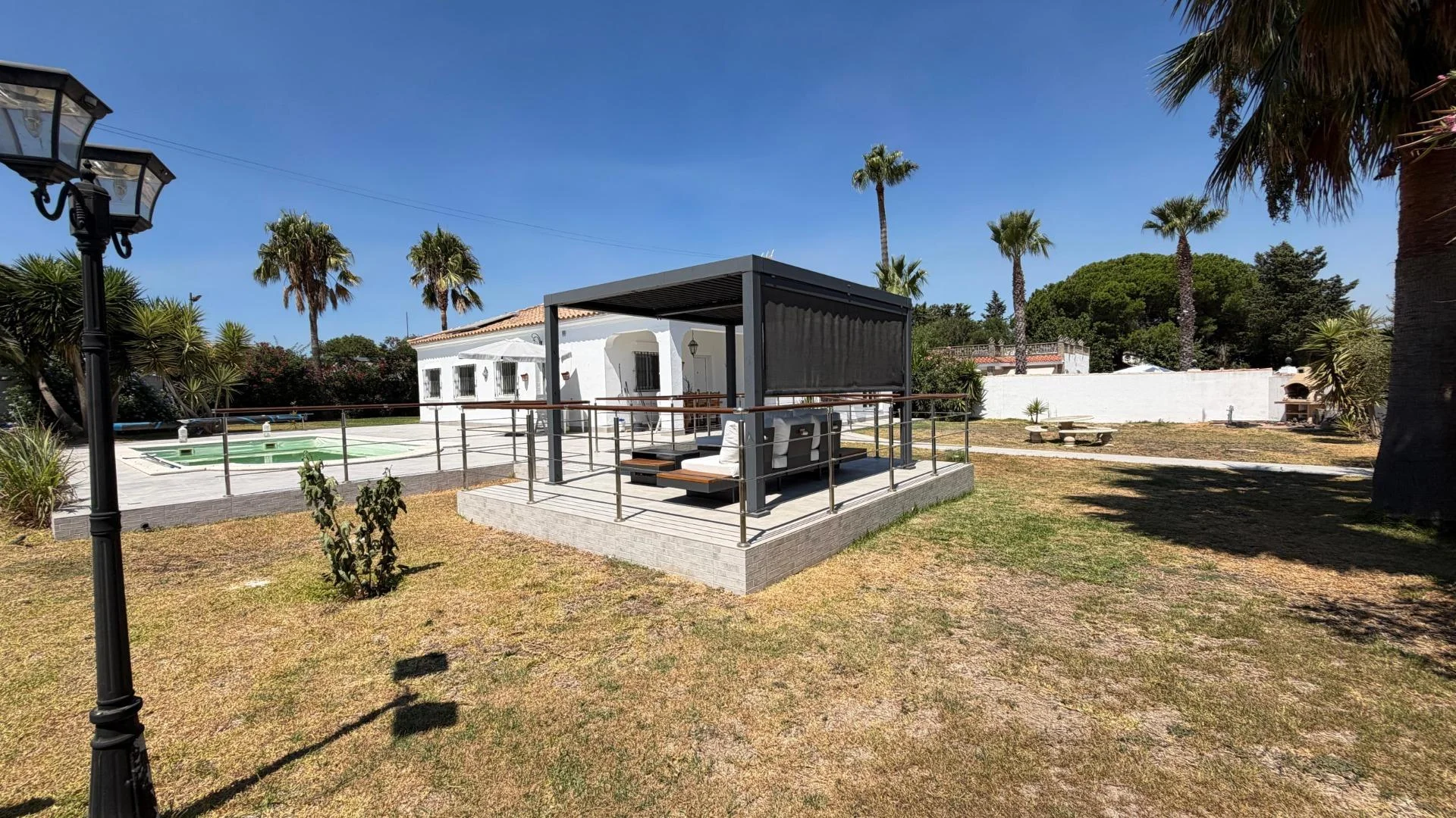 Chalet urbano cerca de Chiclana, parcela de 1.200 m²