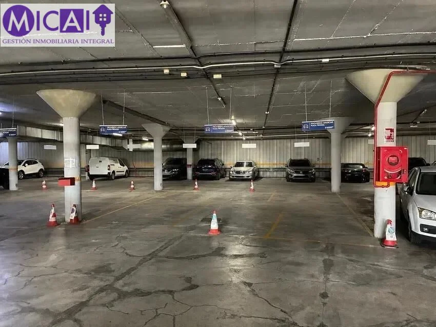Large garage in Cortadura, 13.5 m²