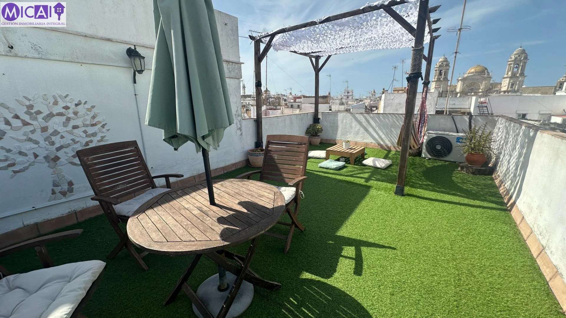 Piso en el centro de Cádiz con terraza de 48 m²