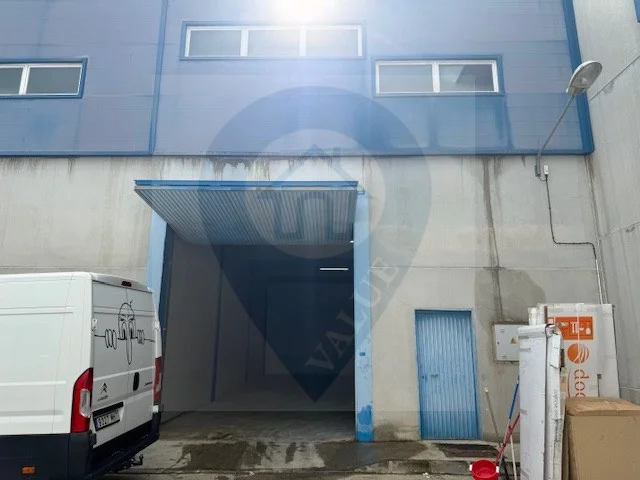 Two-storey industrial warehouse, 250 m²