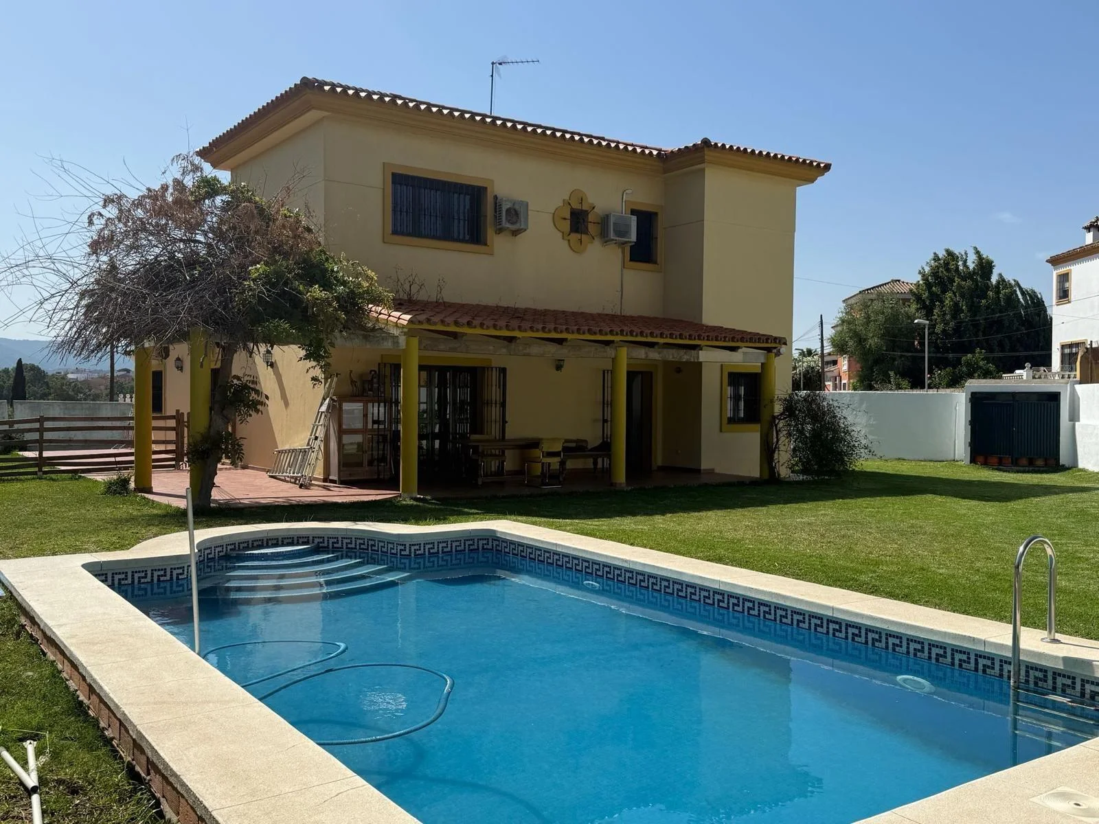 Los Pinos chalet with private pool