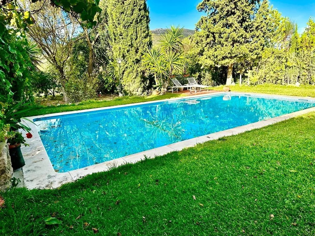 Carcabuey house with 3,100 m² plot
