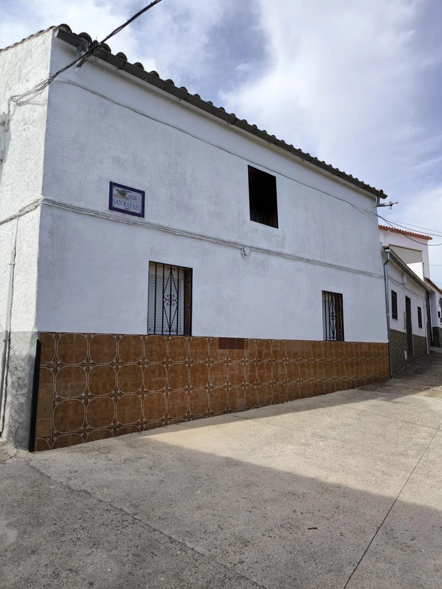 Casa amplia de cuatro dormitorios en Ojuelos Altos