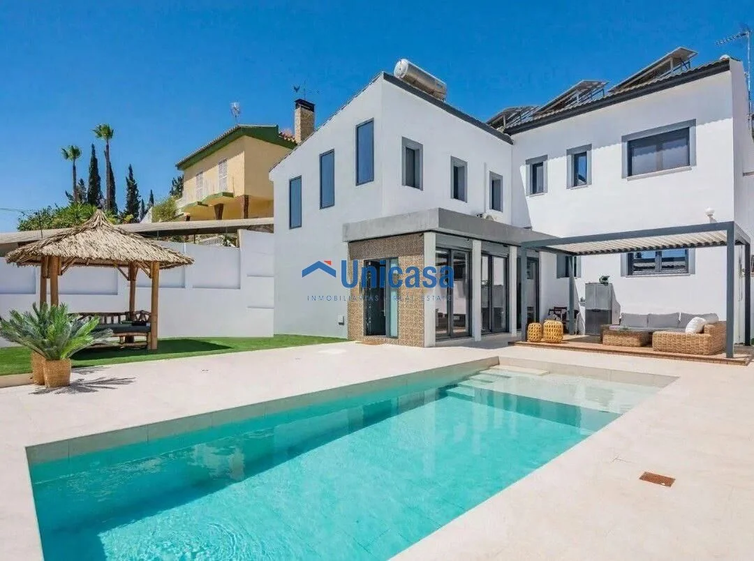 Chalet moderno en Puertosol, 281 m²