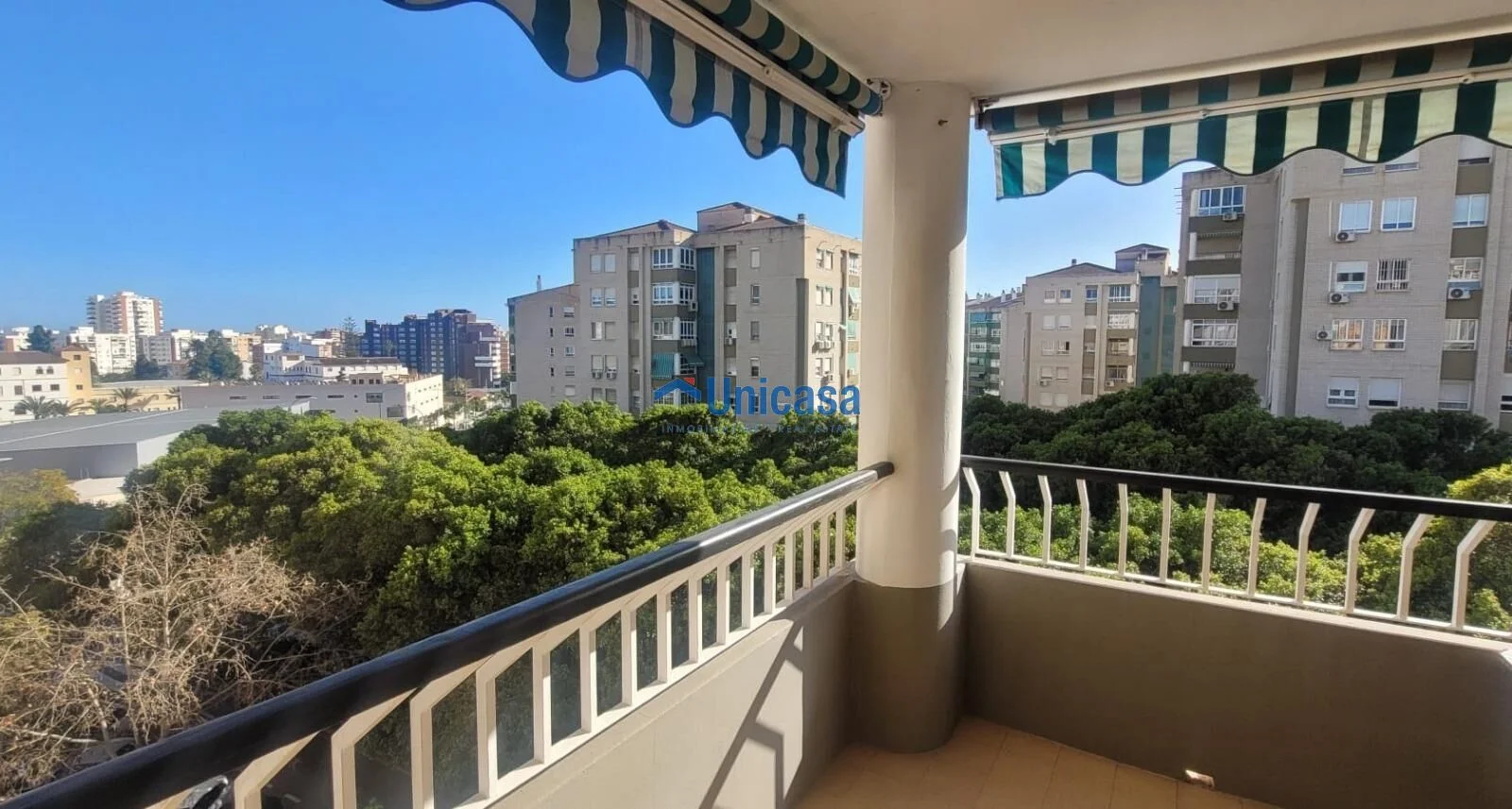 Piso de cuatro habitaciones con garaje en Gamarra