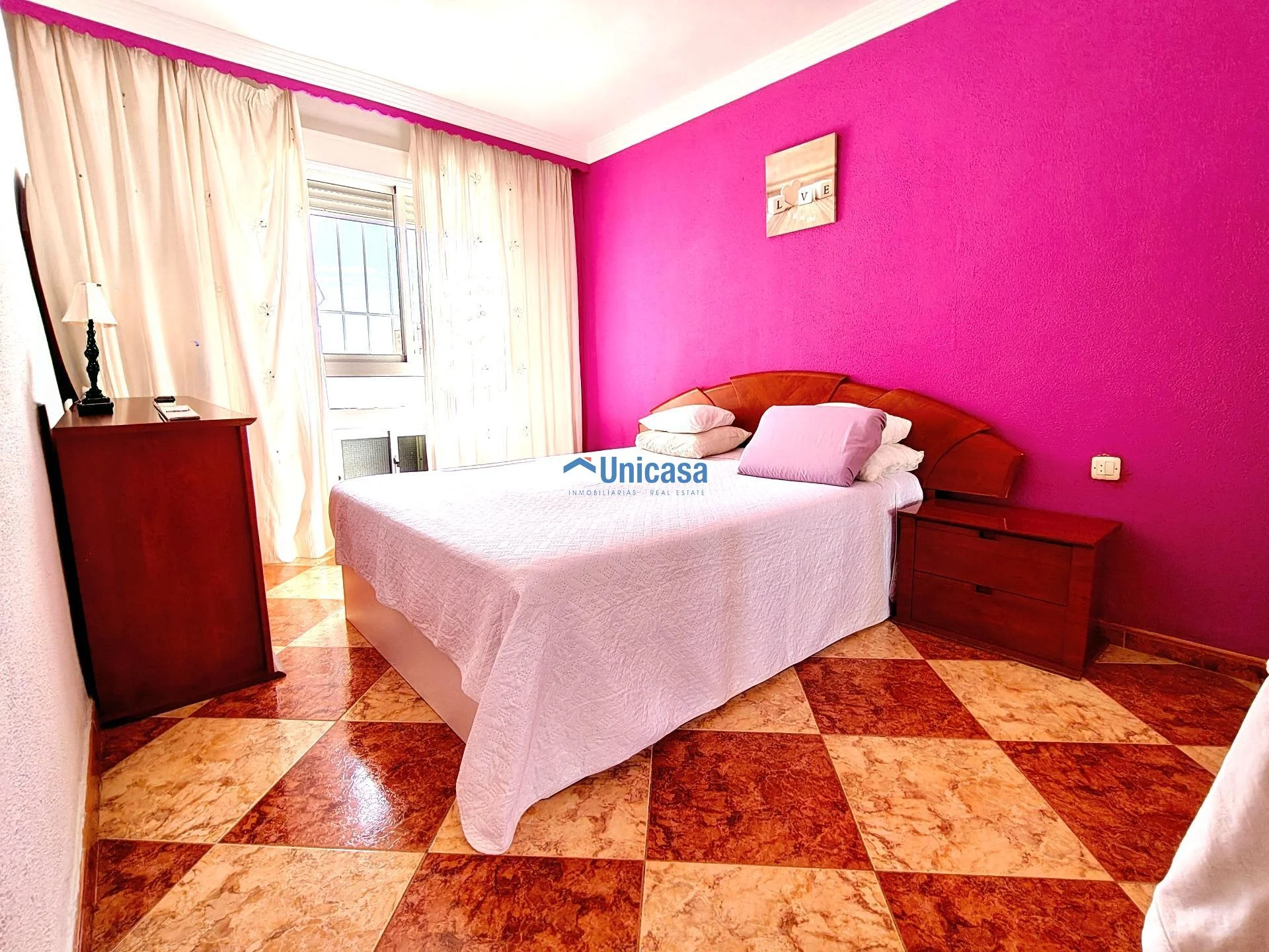 Bright three-bedroom flat in Portada Alta