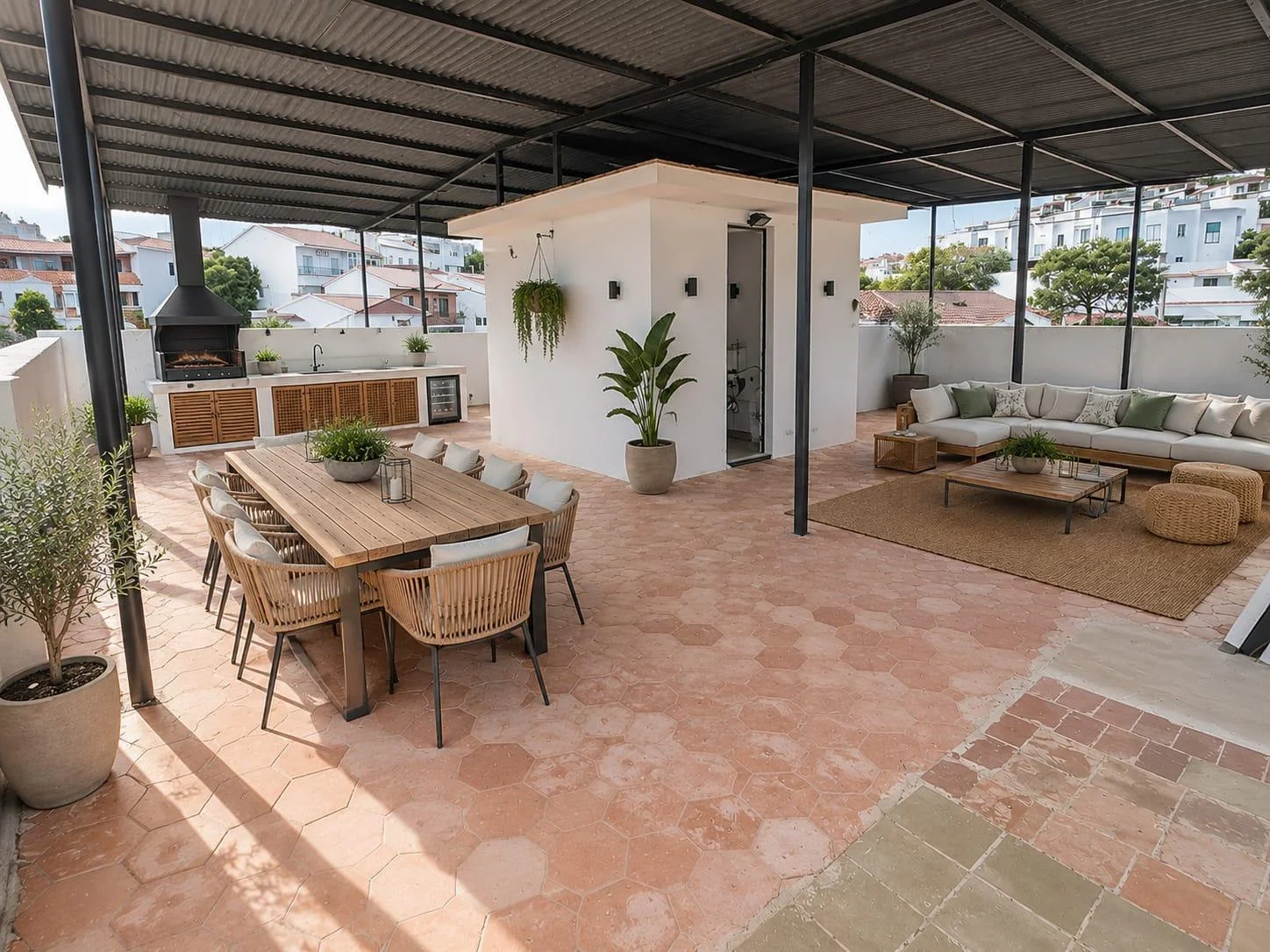Large Málaga flat with renovation upside