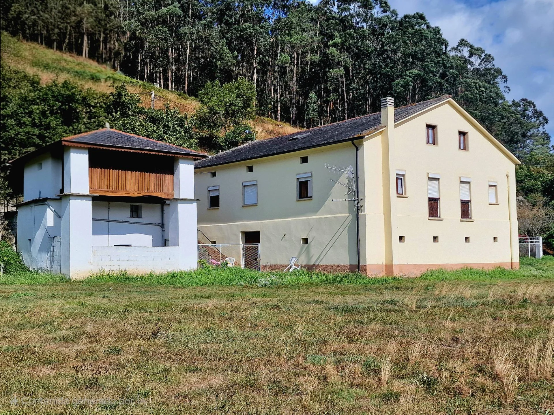 Historic country house with 530 m²