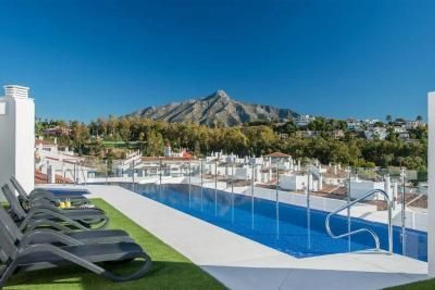 New apartments in Nueva Andalucía, 2–4 bedrooms