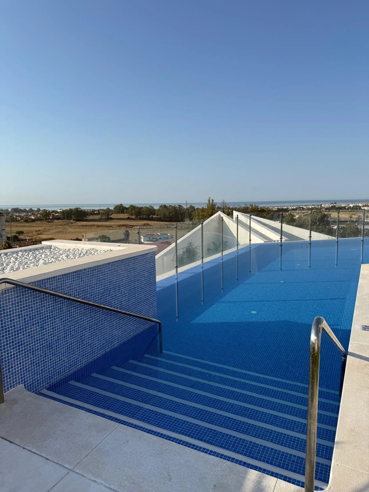 Modern Marbella apartment, 3-bedroom investment