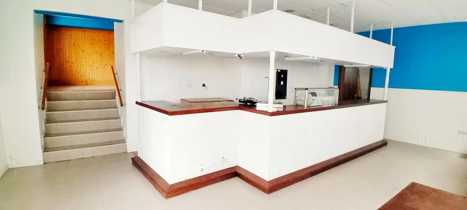 Coastal commercial premises near port