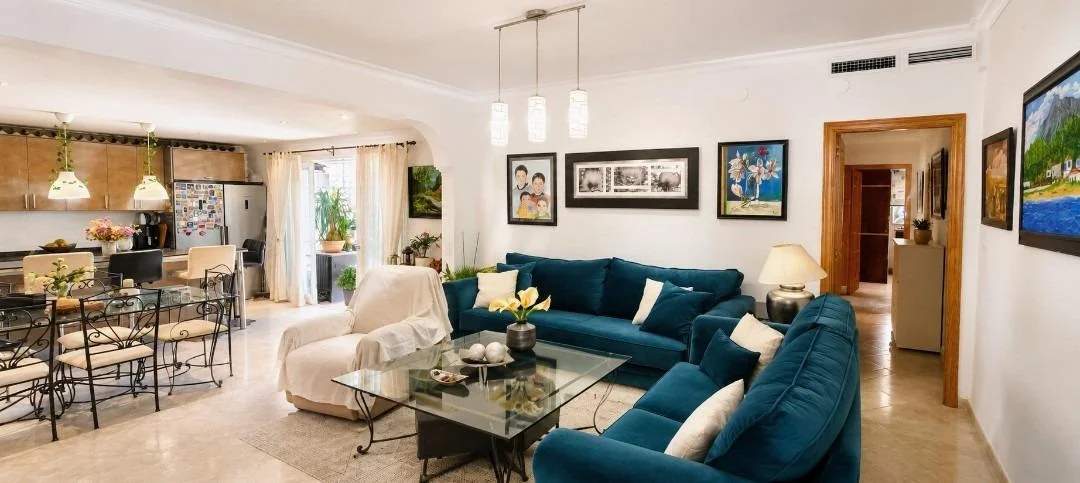 Ground-floor flat with rented annex