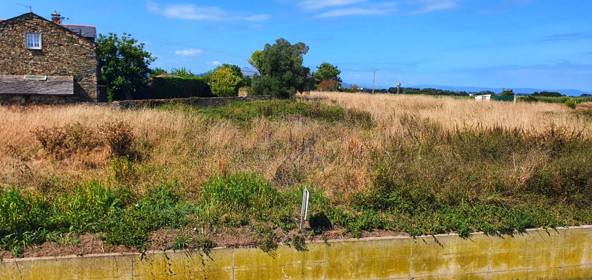 Developable coastal plot near Peñaronda