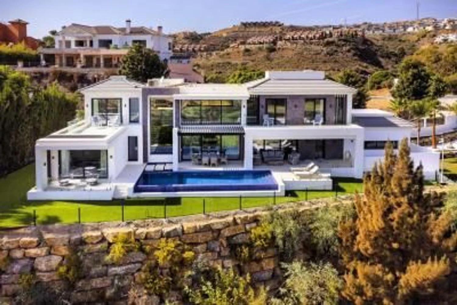 New villa near Atalaya Golf, 531 m²