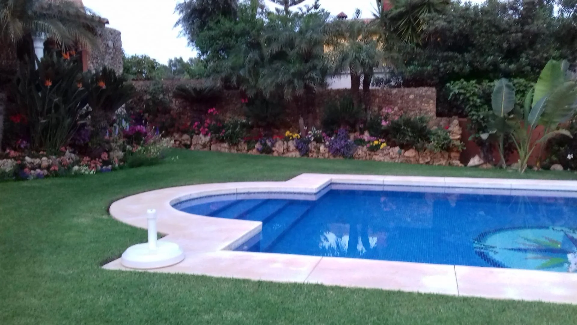 Villa en Las Chapas con parcela de 1.324 m²