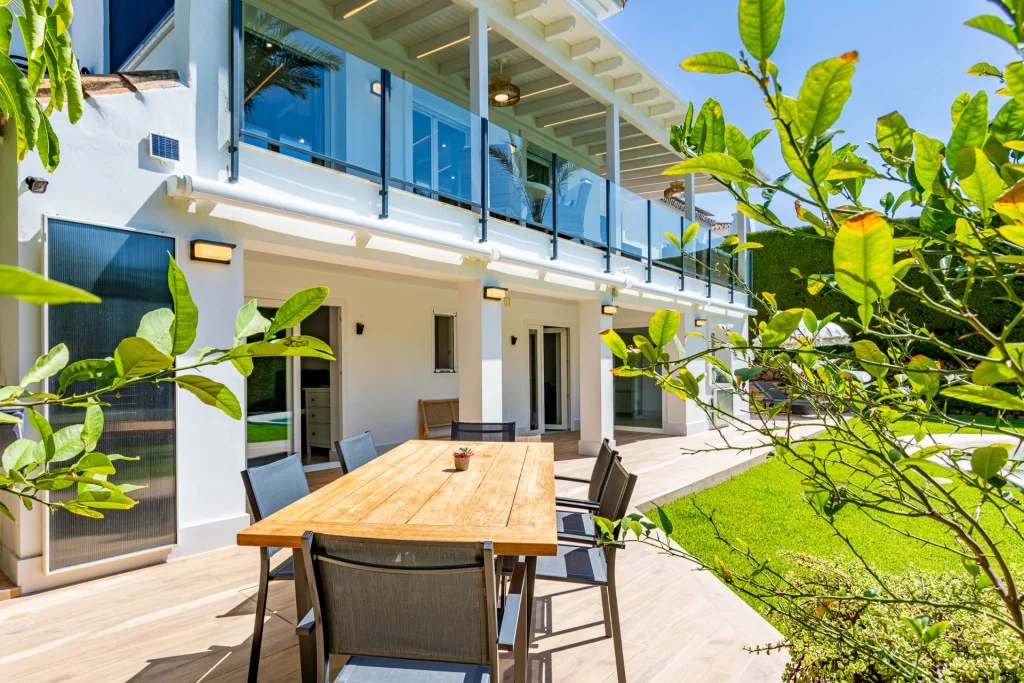 Villa ecoeficiente en Calahonda, seis dormitorios