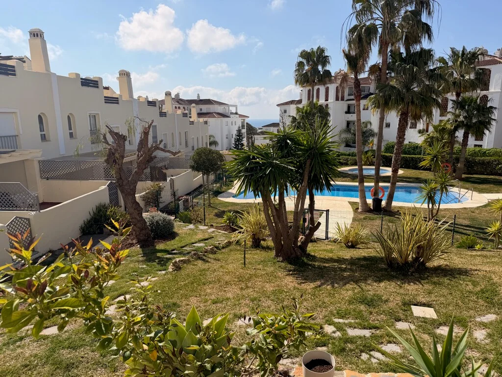 Bright Calahonda townhouse, four bedrooms