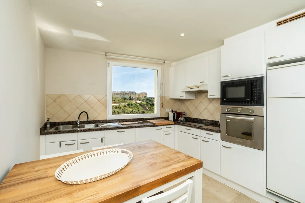 Apartamento suroeste con piscina y parking
