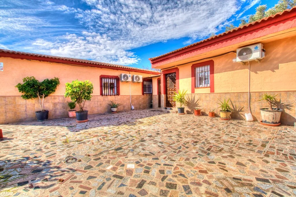 Private pool country house, 4 bedrooms