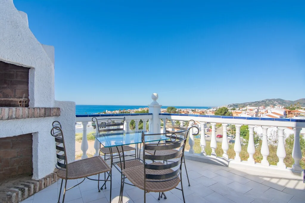 Seven-bedroom villa near Burriana beach