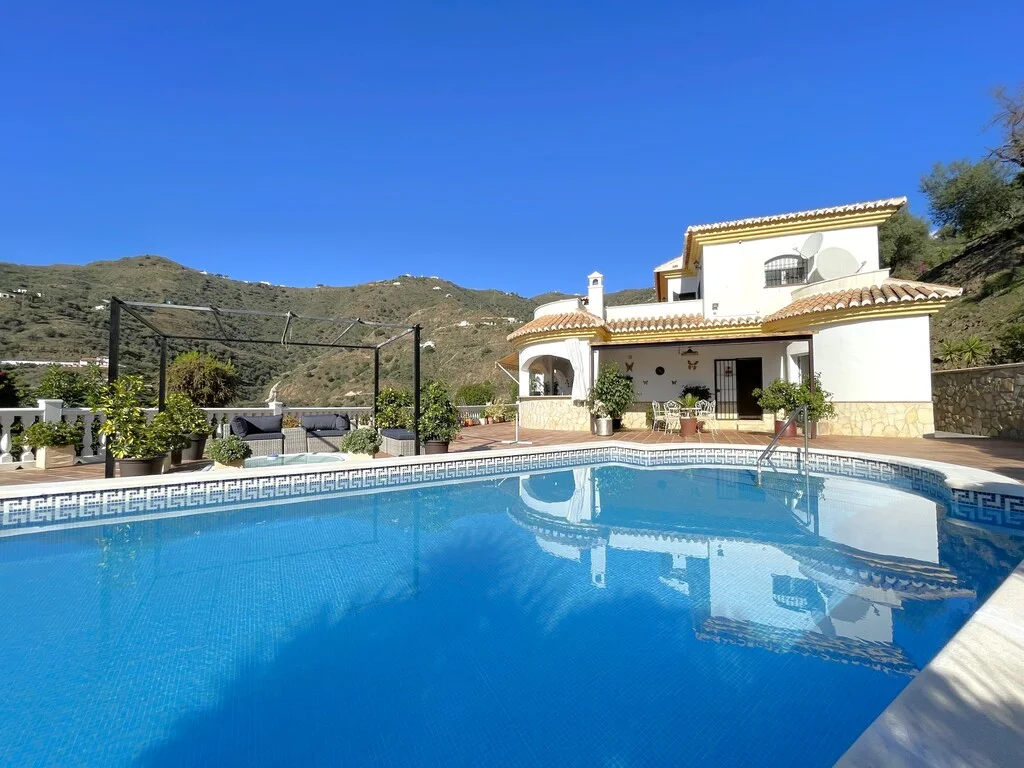 Luxury villa near Arenas, 4 bedrooms