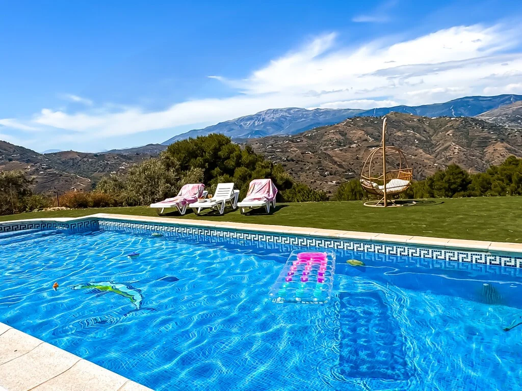 Villa independiente en Torrox con apartamento
