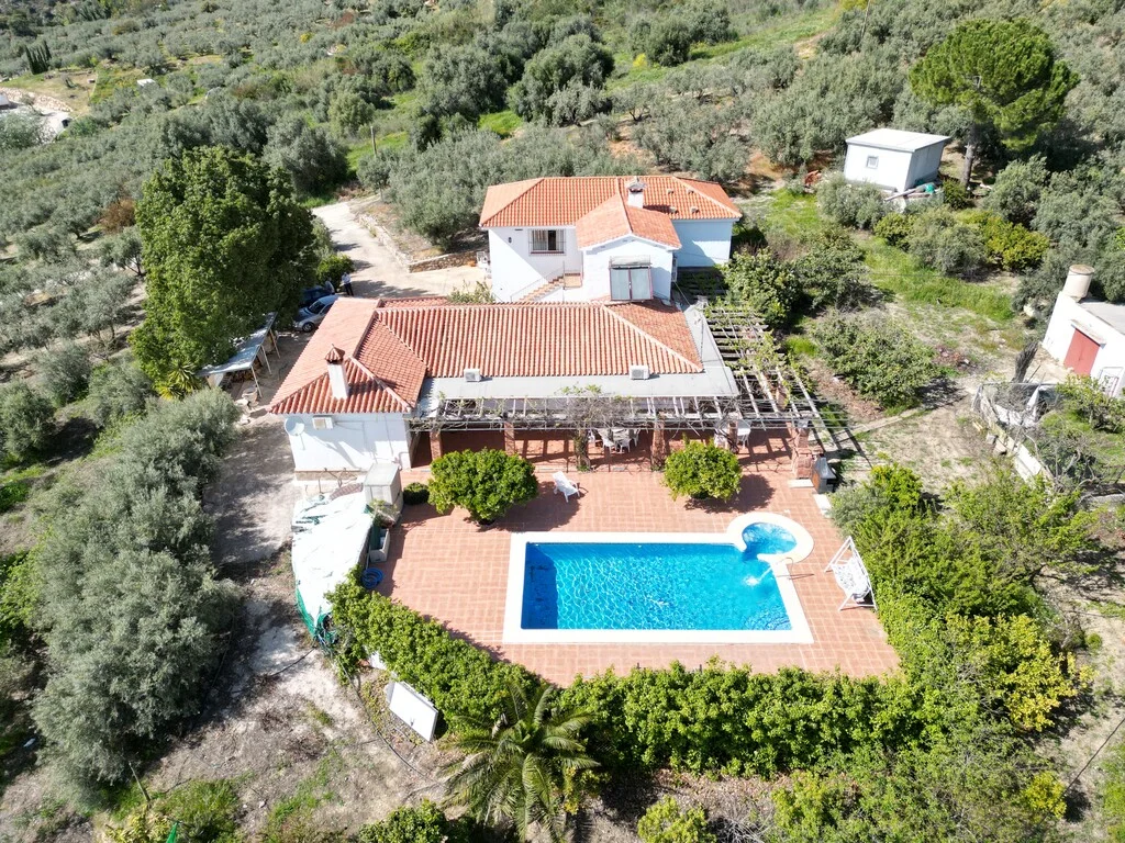 Gran finca cerca de Periana, 6 dormitorios