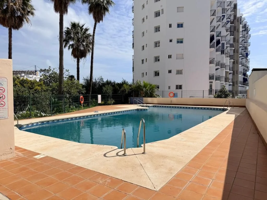 Apartamento con vistas al mar junto a Puerto Marina