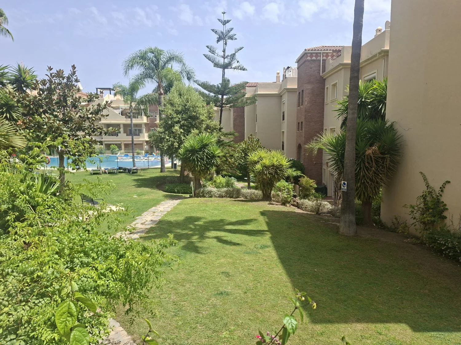 Bank-owned flat near golf, Estepona