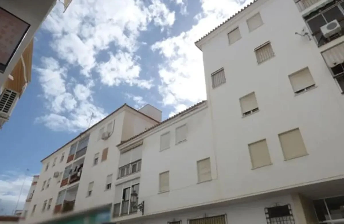 Bank-owned Estepona flat, 3 bedrooms