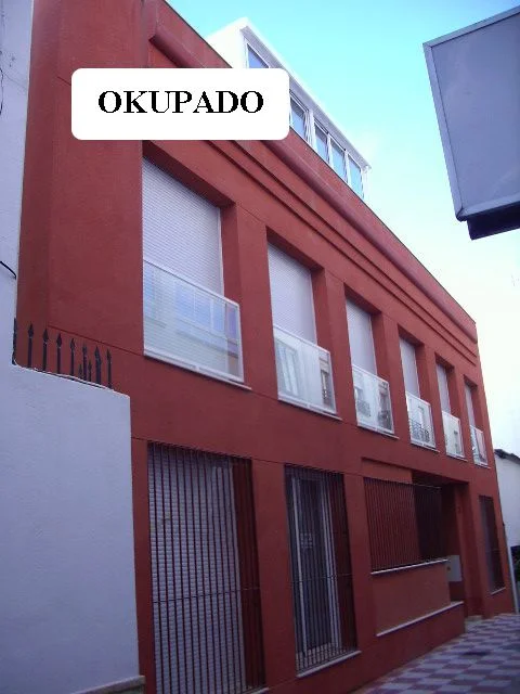 Occupied central flat, 50 m²